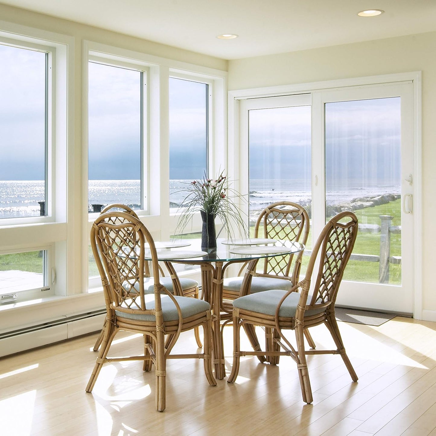 Windex Wipes Glass Cleaning Ammonia Free, Pre-Moistened Wipes for Cleaning All Glass Surfaces, Crystal Rain Fresh Scent, 25 Count