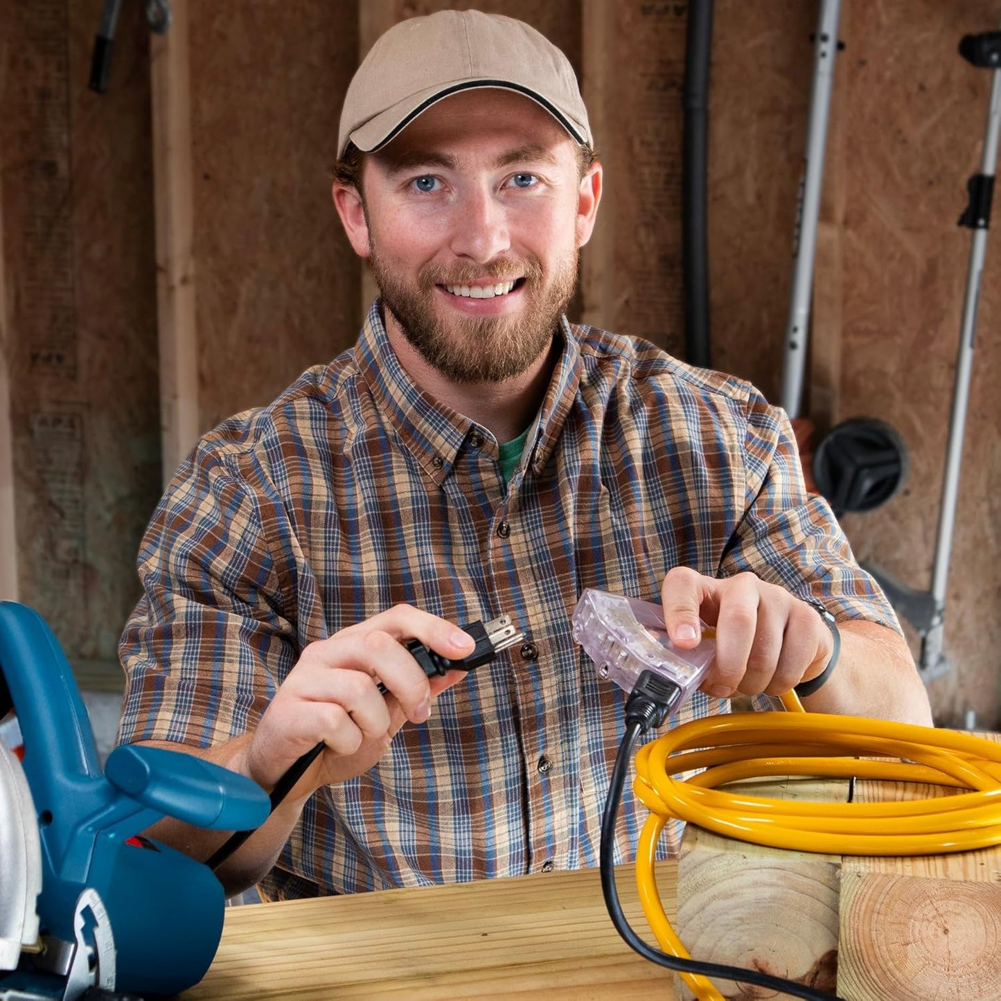 100 ft - 12 Gauge Heavy Duty Extension Cord - 3 Outlet Lighted SJTW - Indoor/Outdoor Extension_Cord by Watt's Wire - 100' 12-Gauge Grounded 15 Amp ExtensionCord